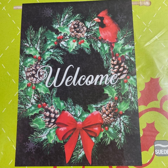 Decorative Garden Flag Christmas Evergreen Suede Reflections Wreath w Cardinals - Picture 2 of 5